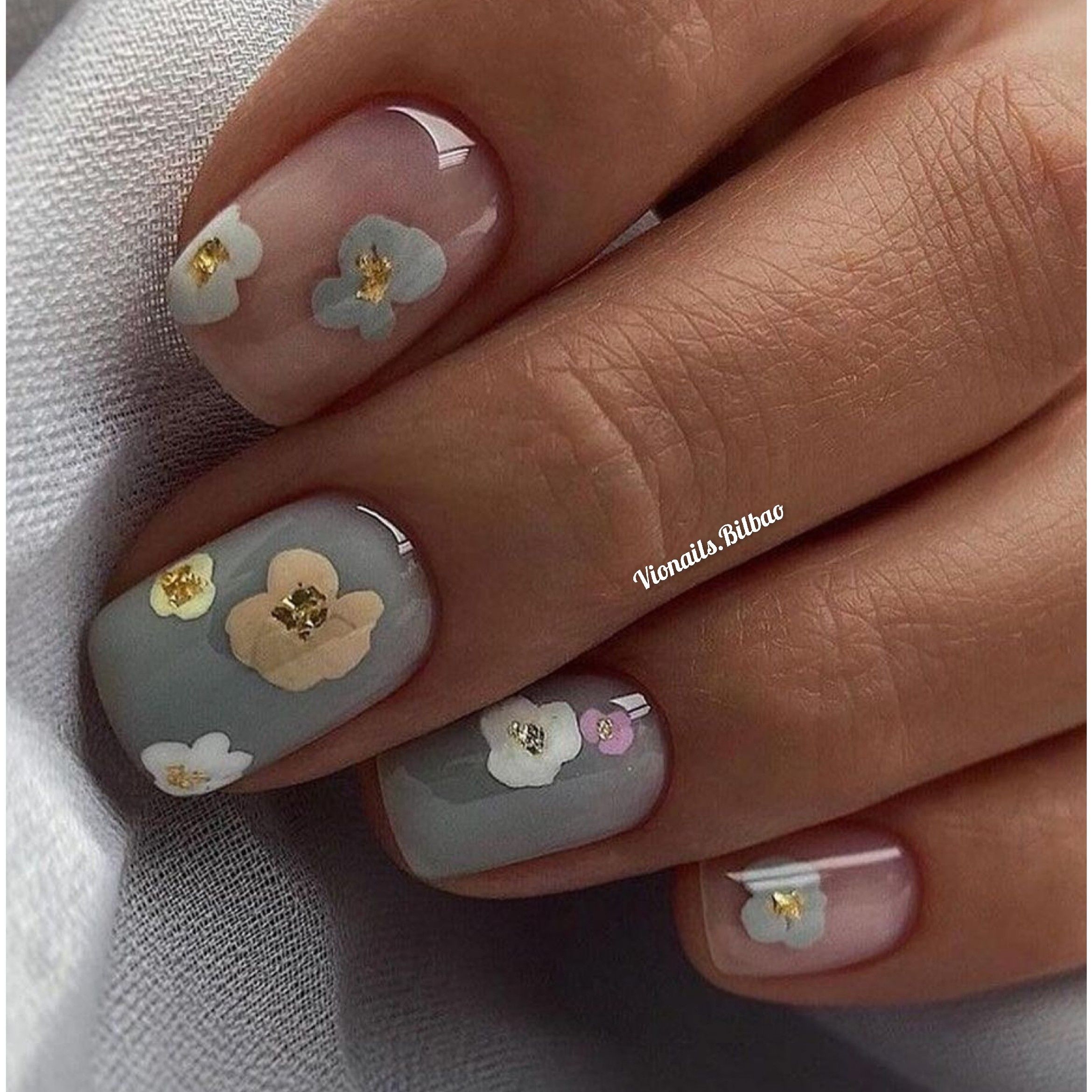 Extensiones de pestañas naturales y con volumen